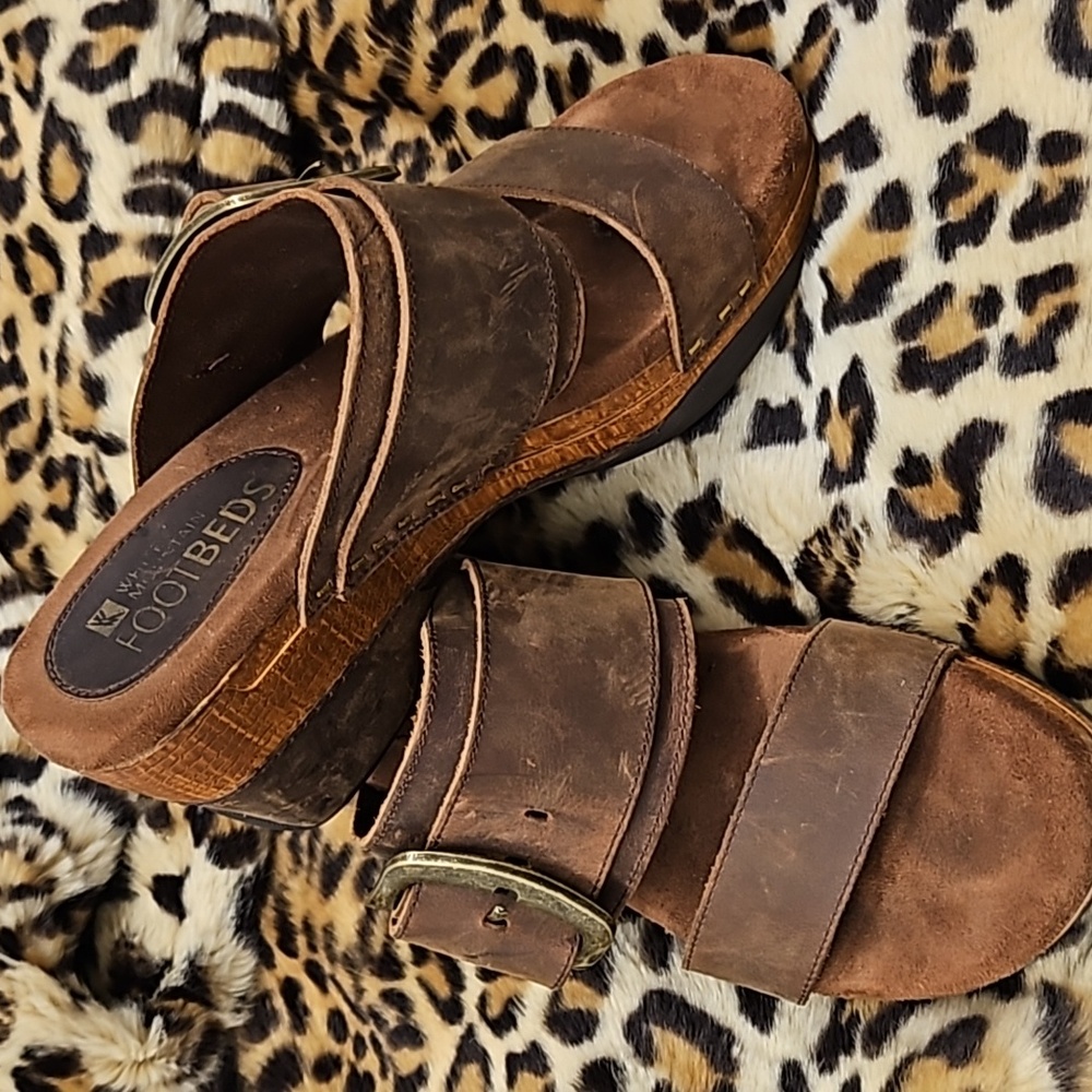 White Mountain Montage Wedge Sandals in Brown size 6 1/2